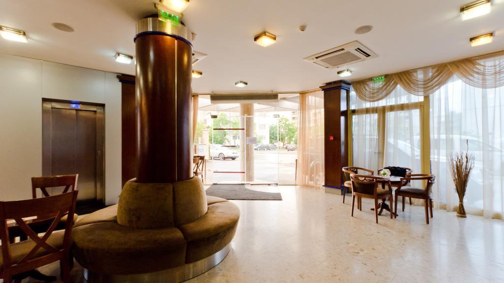 Nadejda Hotel Sofia Extérieur photo